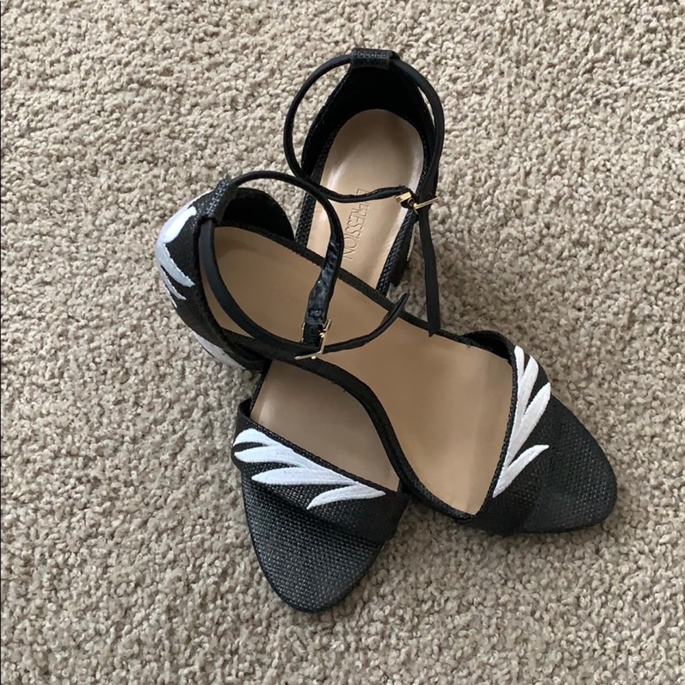 Expression Sandals
